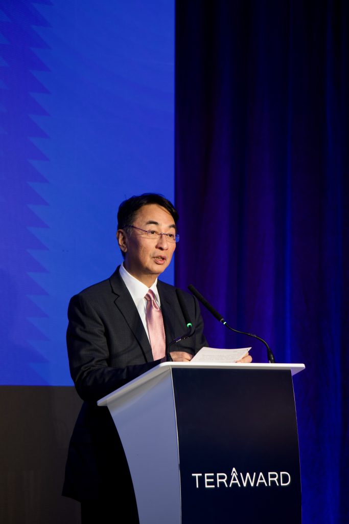 Dr Peter Lee, Principal of Full Vision Capital and Founder of the TERA-Award, delivers opening remarks at the ceremony, reaffirming the award’s mission to build a global platform for accelerating zero-carbon innovation.